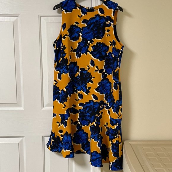 Who What Wear Sleeveless Floral Dress - Picture 3 of 13